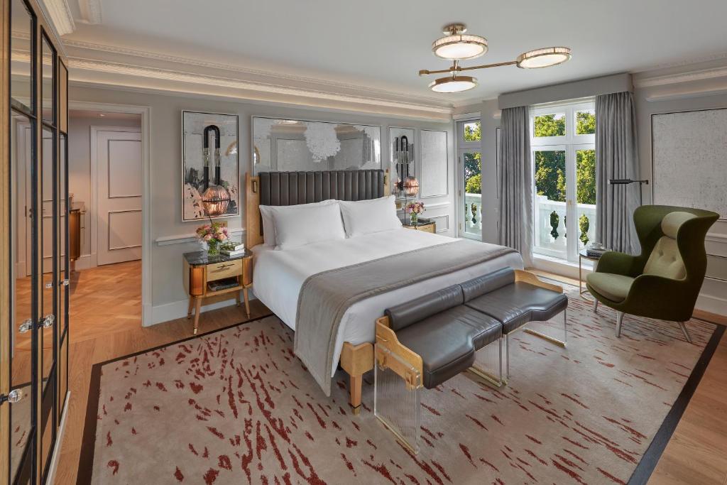 Picture of Mandarin Oriental Hyde Park, London Hotel in London